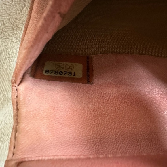 CHANEL CC Logo Caviar Skin Long Bifold Wallet - Picture 5 of 16